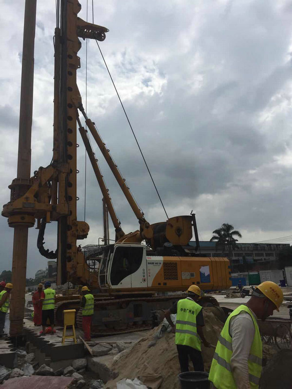 深圳地铁14号线围护结构施工