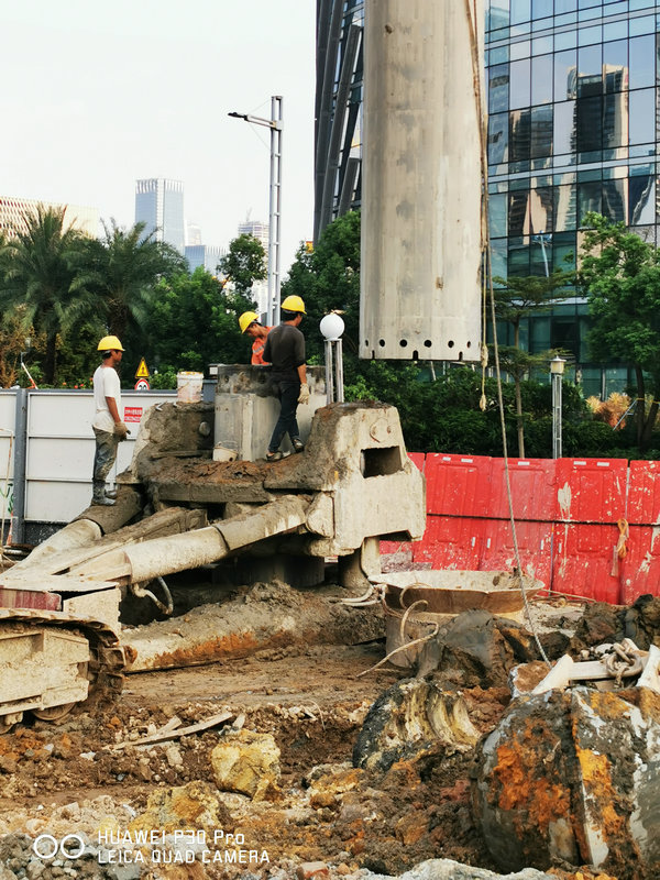 深圳宝中深城投中心项目咬合桩施工