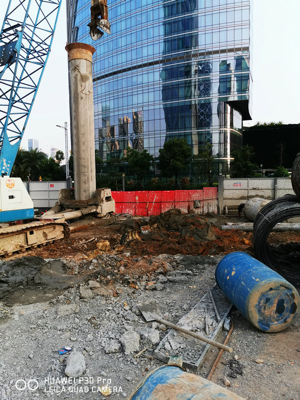 深圳宝中深城投中心项目咬合桩施工