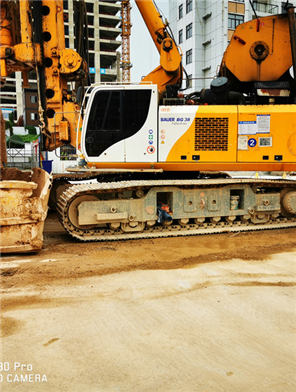 施工中的宝峨钻机